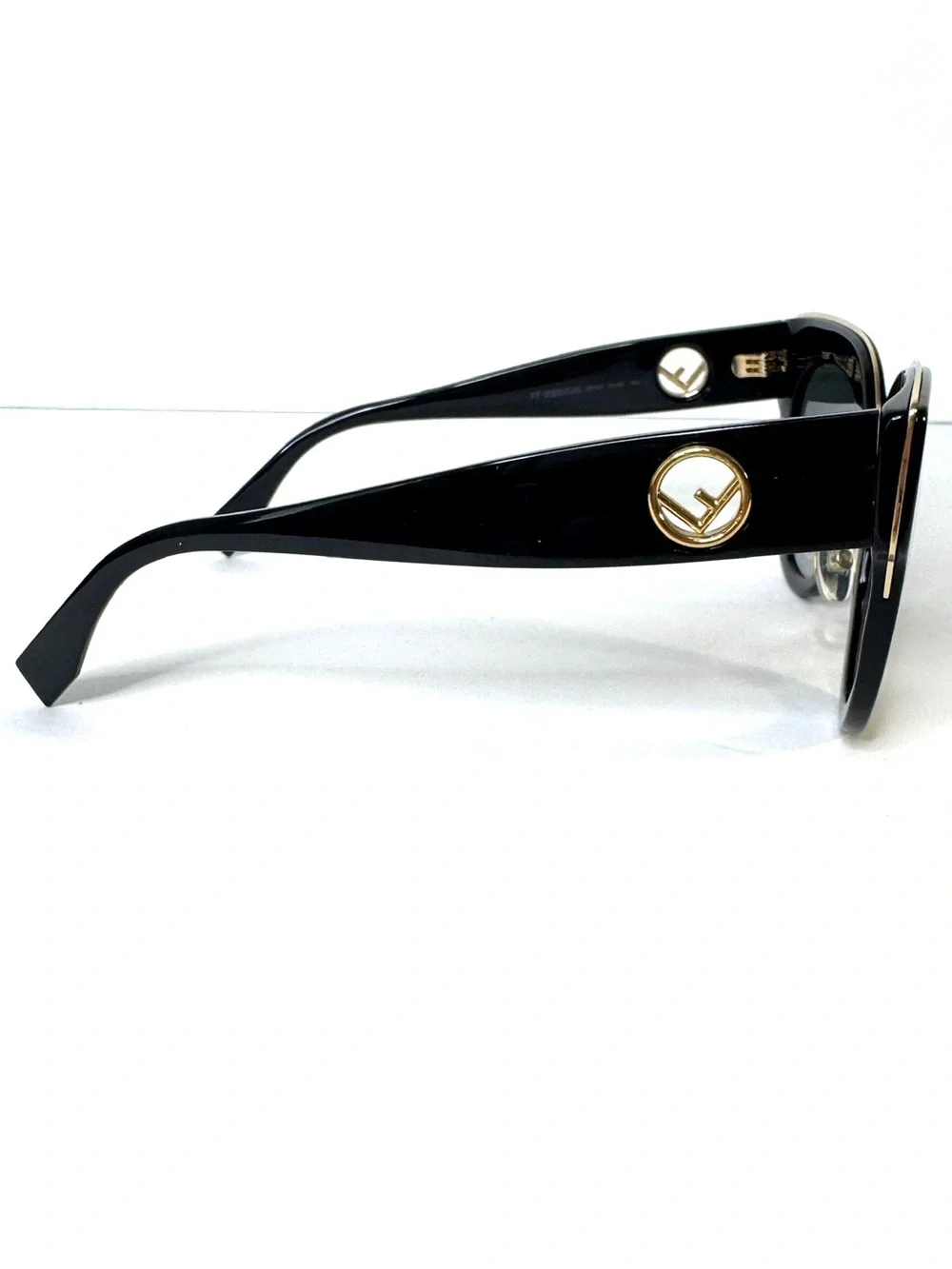 FENDI Sunglasses FF0360/G/S Oversized Cat Eye Black Gradient Gold Tone Accent